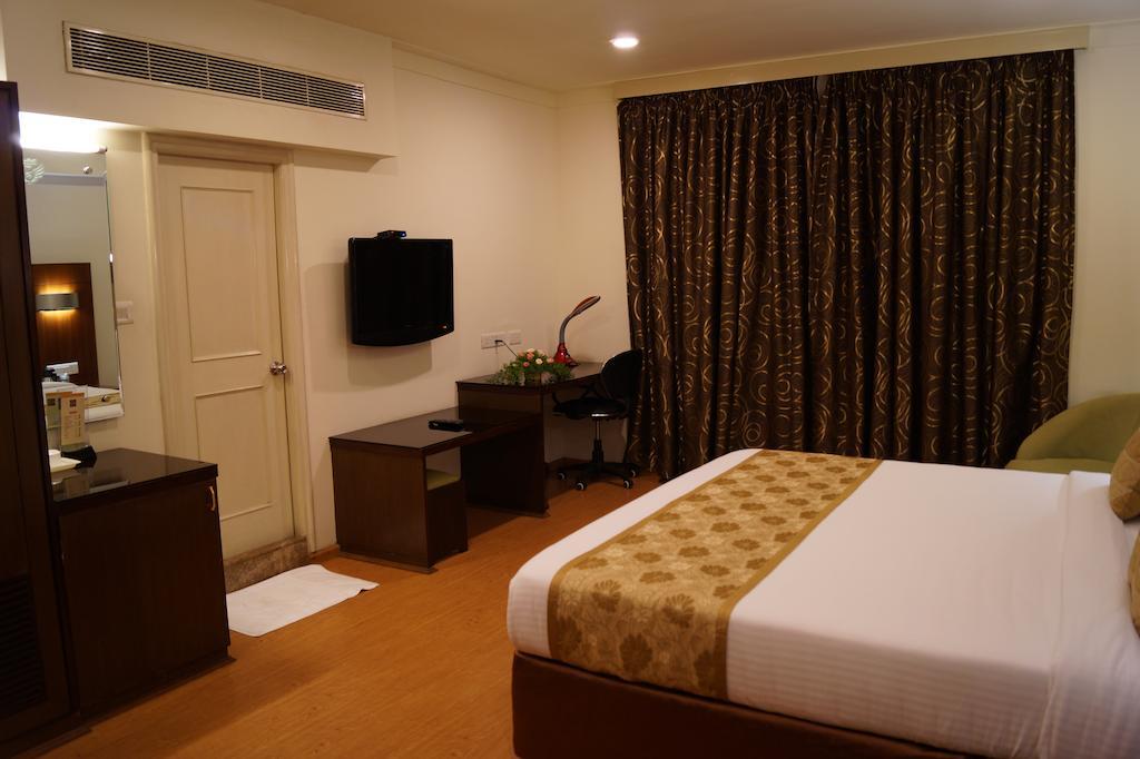 Hotel Budhil Park Visakhapatnam Eksteriør bilde