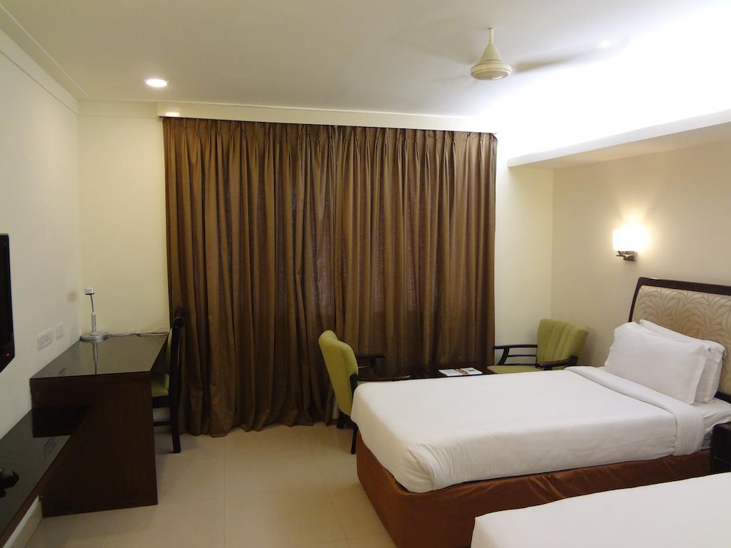 Hotel Budhil Park Visakhapatnam Eksteriør bilde