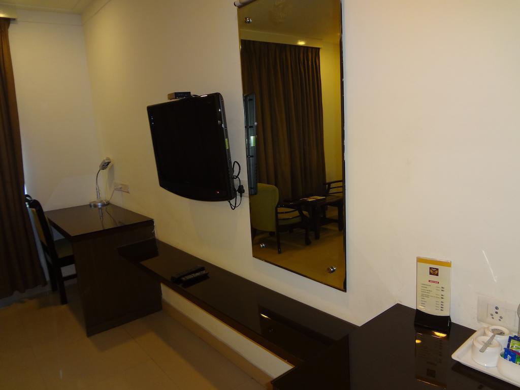 Hotel Budhil Park Visakhapatnam Eksteriør bilde