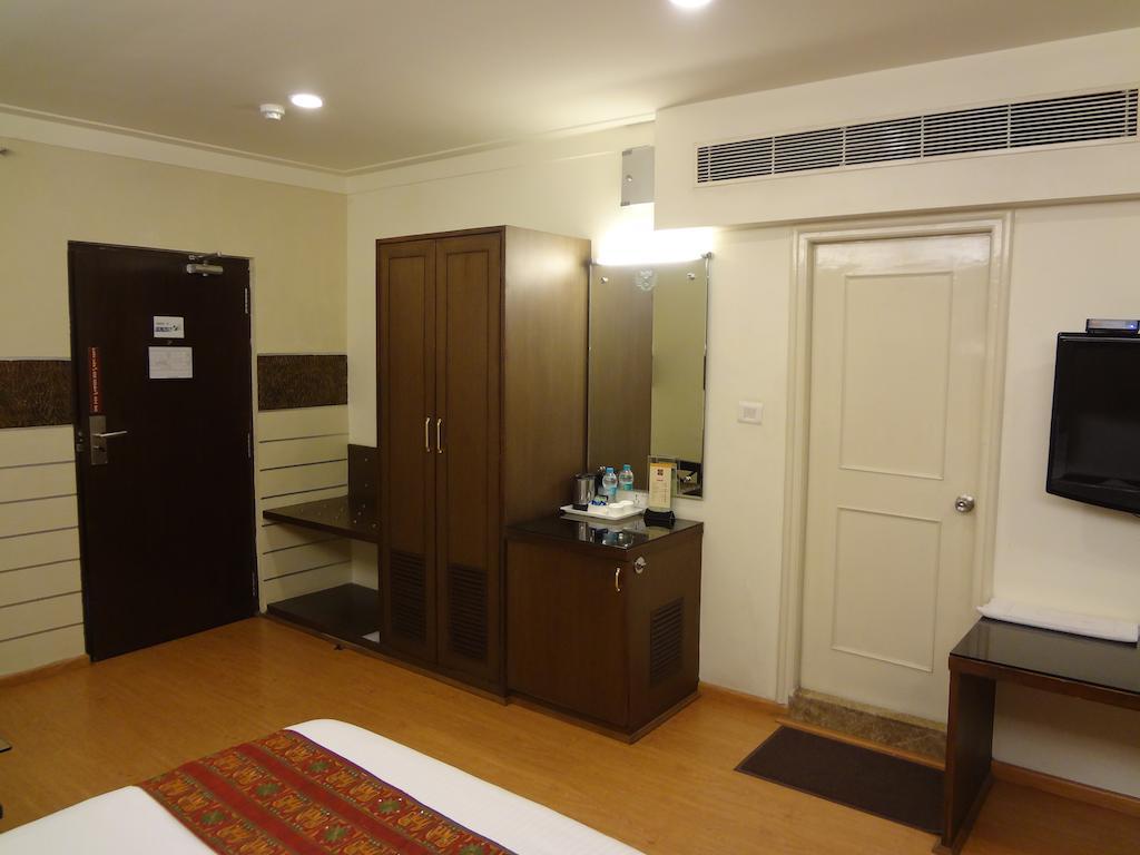Hotel Budhil Park Visakhapatnam Eksteriør bilde