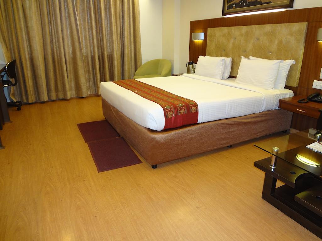 Hotel Budhil Park Visakhapatnam Eksteriør bilde