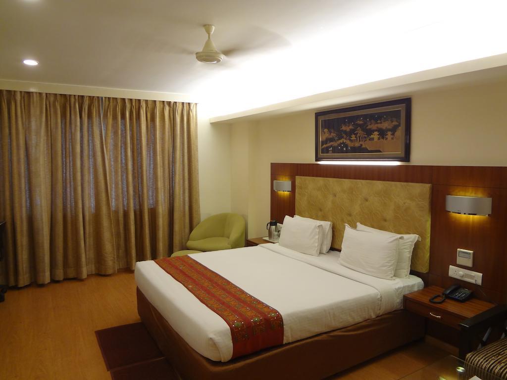 Hotel Budhil Park Visakhapatnam Eksteriør bilde